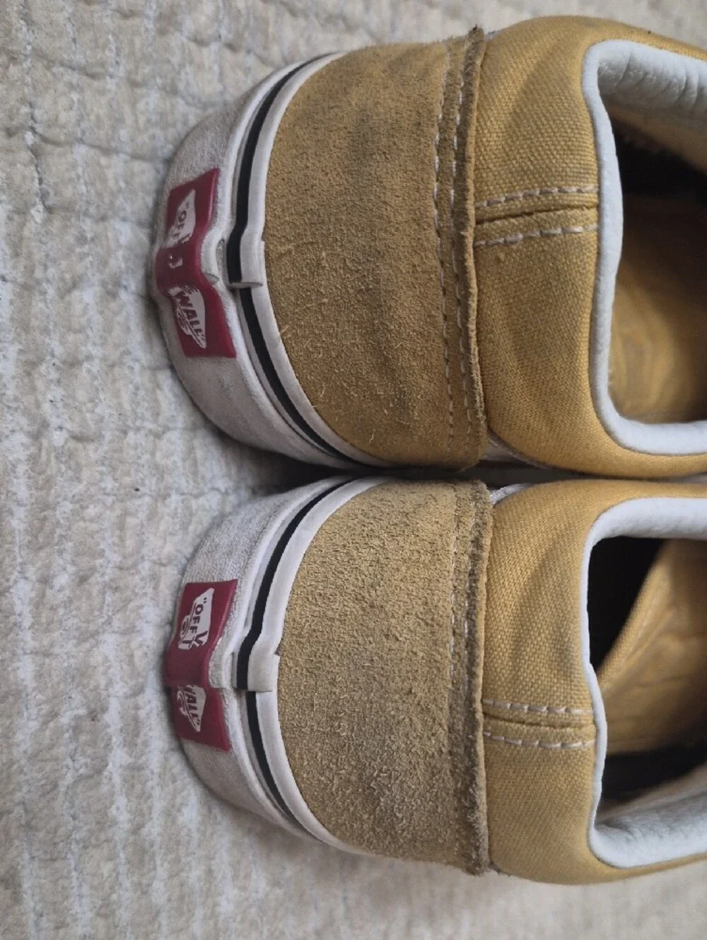 Vans Kids Low-Top Sneakers in Mustard Yellow with White Stripe